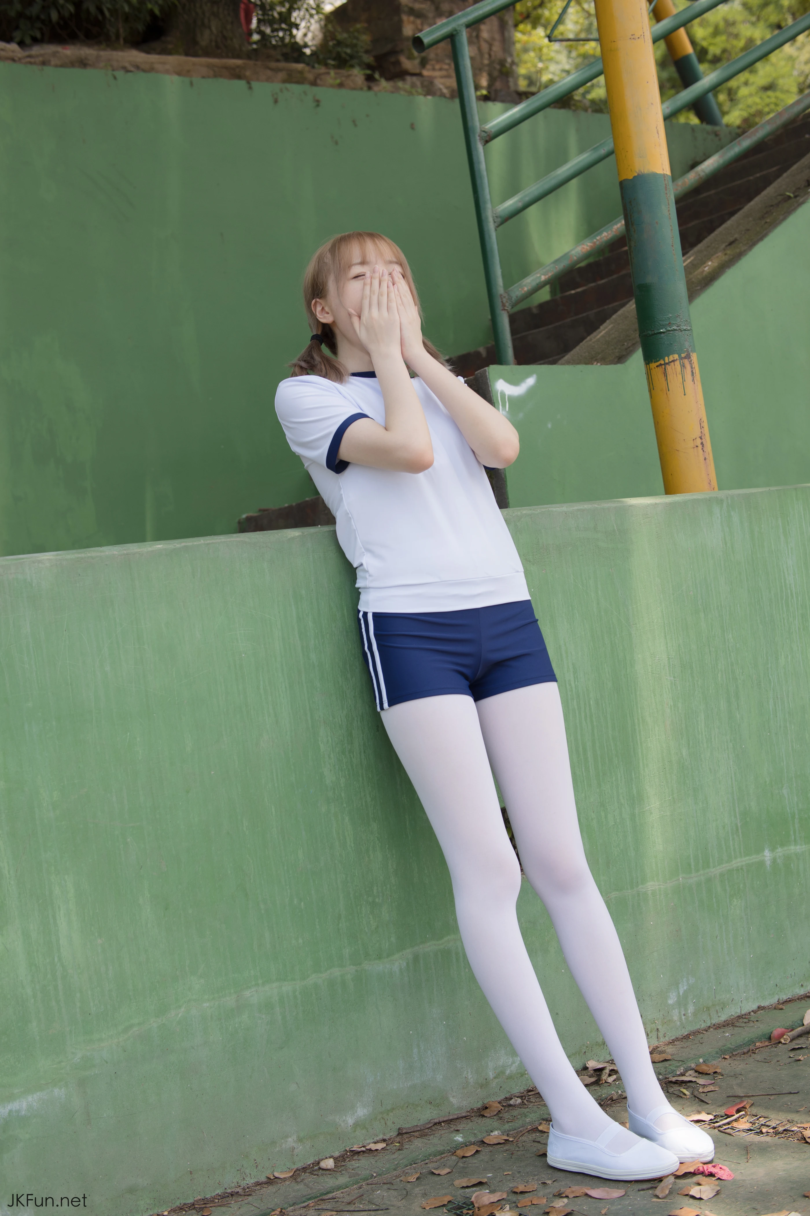 森萝财团 [JKFUN-019] 80D白丝外景体操服 Aika [107P 1V]插图8